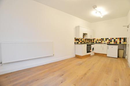 2 bedroom Flat to let in Verulam Road, St Albans, AL3