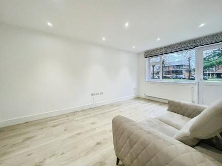 1 bedroom Flat to let in Carlisle Avenue, St Albans, AL3