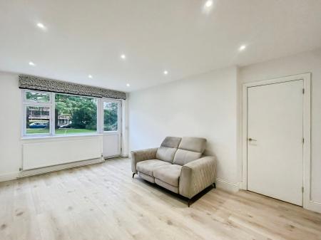 1 bedroom Flat to let in Carlisle Avenue, St Albans, AL3