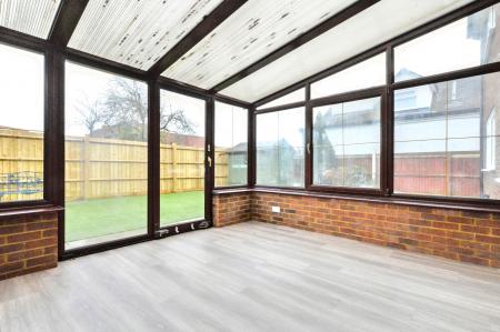 3 bedroom Detached house for sale in Oaklands Lane, St Albans, AL4