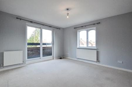 2 bedroom Flat to let in Glenbower Court, St Albans, AL4
