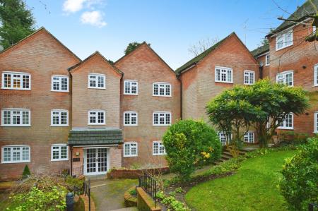 2 bedroom Flat to let in King Harry Lane, St Albans, AL3