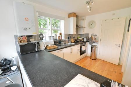 1 bedroom Ground floor maisonette to let in Banfield Court, London Colney, AL2