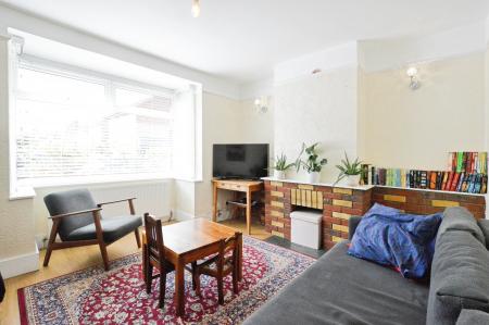 3 bedroom Semi-detached house to let in Cambridge Road, St Albans, AL1