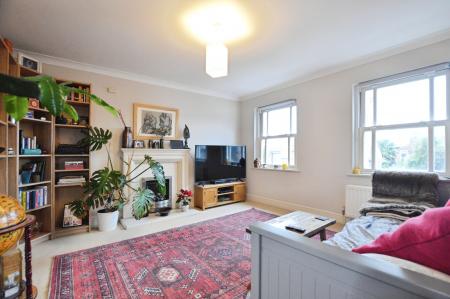 3 bedroom Terraced House to let in Albion Road, St Albans, AL1