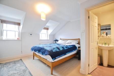 3 bedroom Terraced House to let in Albion Road, St Albans, AL1