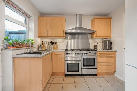 4 bedroom Detached house for sale in The Paddock, Hatfield, AL10