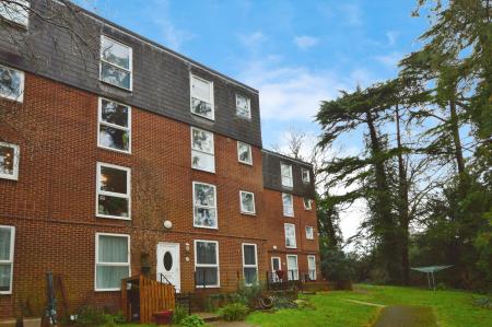 2 bedroom Flat to let in Bohemia, Hemel Hempstead, HP2