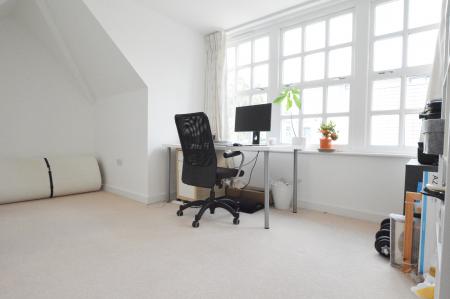 2 bedroom Flat to let in Newsom Place, St Albans, AL1