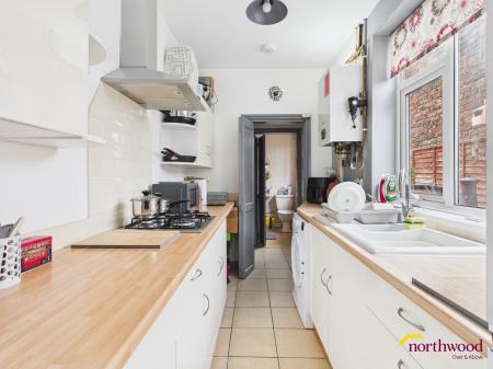 2 bedroom End of terrace house for sale in Brakespeare Street, Goldenhill, Stoke-on-Trent, ST6
