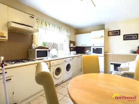 3 bedroom Semi-detached house for sale in Cauldon Avenue, Bradwell, Newcastle-under-Lyme, ST5