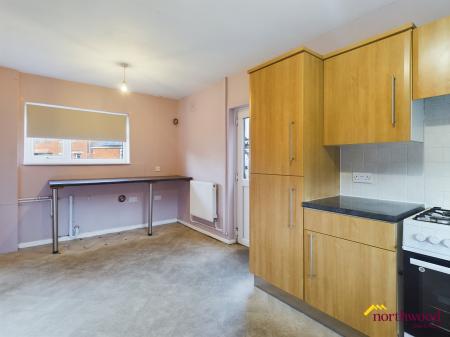 3 bedroom Semi-detached house for sale in Chilworth Grove, Blurton, Stoke-on-Trent, ST3