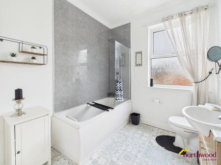 2 bedroom Terraced House for sale in Coronation Road, Newcastle-under-Lyme, ST5