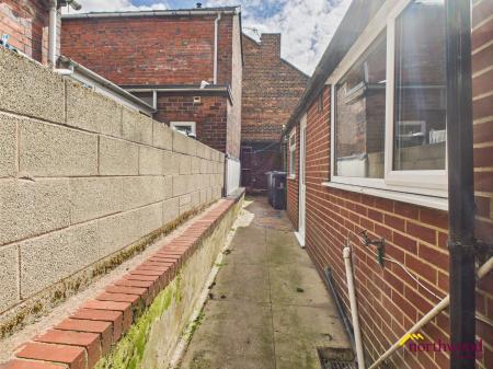 2 bedroom Terraced House for sale in Goldenhill Road, Longton, Stoke-on-Trent, ST4