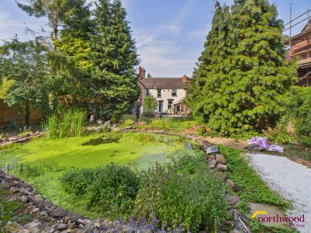 4 bedroom Town house for sale in High Street, Stoke-on-Trent, ST5