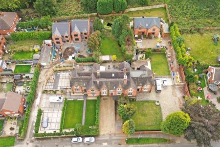 4 bedroom Town house for sale in High Street, Stoke-on-Trent, ST5