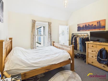 4 bedroom Town house for sale in High Street, Stoke-on-Trent, ST5