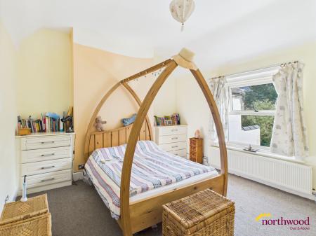 4 bedroom Town house for sale in High Street, Stoke-on-Trent, ST5