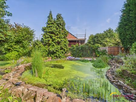 4 bedroom Town house for sale in High Street, Stoke-on-Trent, ST5