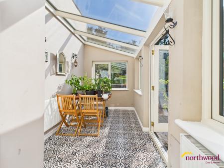 4 bedroom Town house for sale in High Street, Stoke-on-Trent, ST5