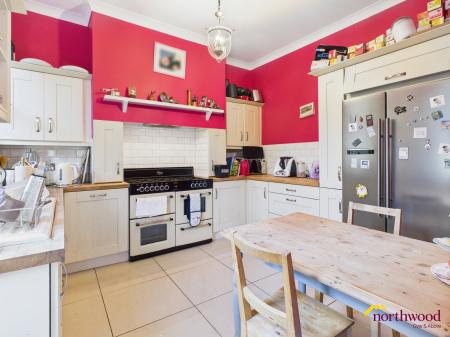 4 bedroom Town house for sale in High Street, Stoke-on-Trent, ST5