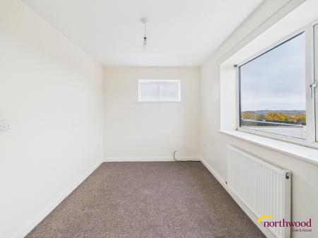 2 bedroom Town house to let in Old Court Street, Tunstall, ST6