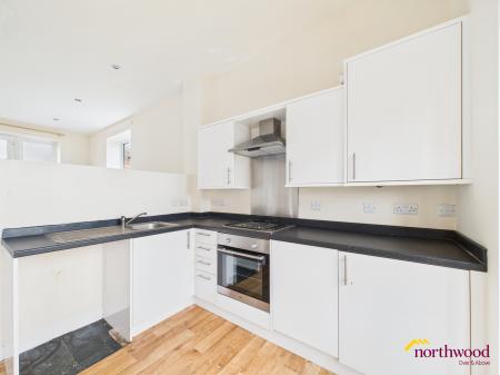 2 bedroom Town house to let in Old Court Street, Tunstall, ST6