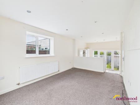 2 bedroom Town house to let in Old Court Street, Tunstall, ST6