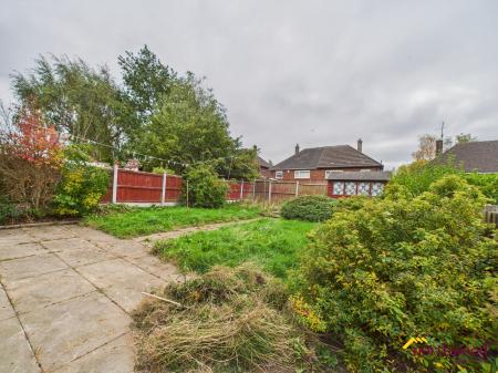 2 bedroom Semi-detached house to let in Wellfield Road, Bentilee, Stoke-on-Trent, ST2