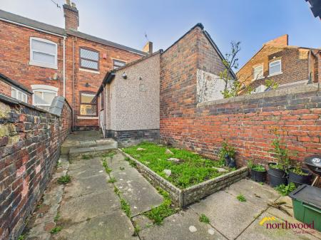 2 bedroom Terraced House to let in Langley Street, Basford Newcastle under Lyme, ST4
