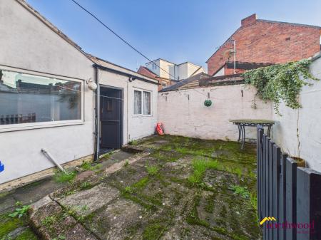 2 bedroom Terraced House for sale in Stoke Old Road, Hartshill, Hartshill, ST4