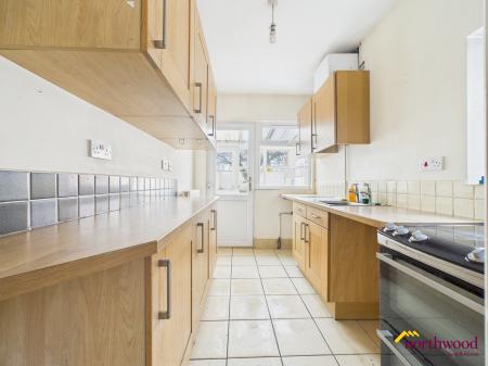 3 bedroom End of terrace house to let in Florence Street, Newcastle-under-Lyme, ST5