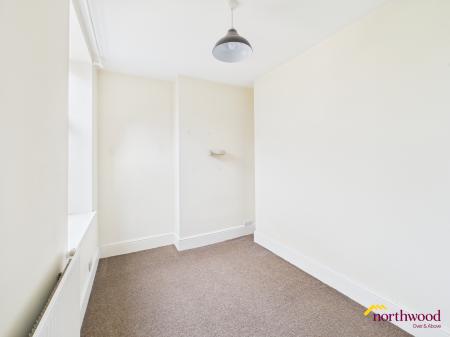 3 bedroom End of terrace house to let in Florence Street, Newcastle-under-Lyme, ST5