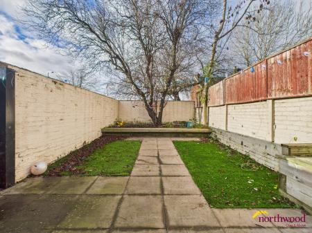 3 bedroom End of terrace house to let in Florence Street, Newcastle-under-Lyme, ST5