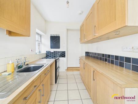 3 bedroom End of terrace house to let in Florence Street, Newcastle-under-Lyme, ST5