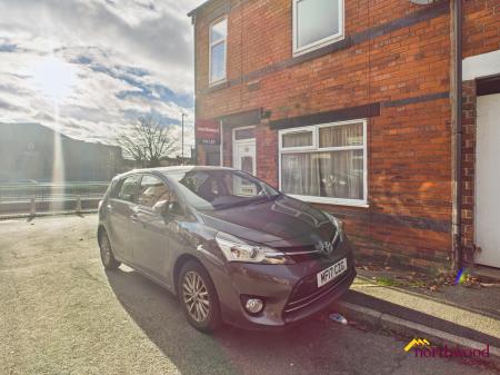 3 bedroom End of terrace house to let in Florence Street, Newcastle-under-Lyme, ST5