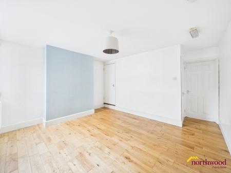 3 bedroom End of terrace house to let in Florence Street, Newcastle-under-Lyme, ST5