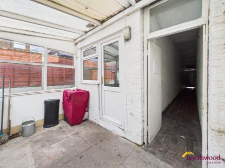 3 bedroom End of terrace house to let in Florence Street, Newcastle-under-Lyme, ST5
