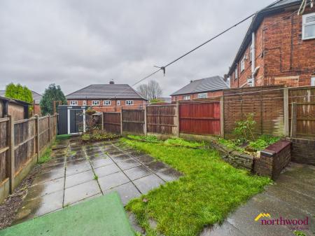 3 bedroom Semi-detached house for sale in Thornhill Rd, stoke on trent, ST2
