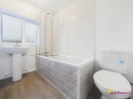 3 bedroom Semi-detached house for sale in Thornhill Rd, stoke on trent, ST2