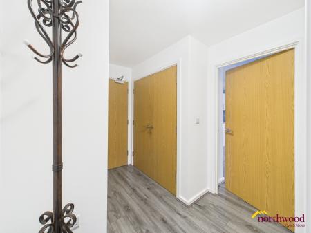 2 bedroom Flat to let in Hartley Court, Etruria, Stoke-on-Trent, ST4