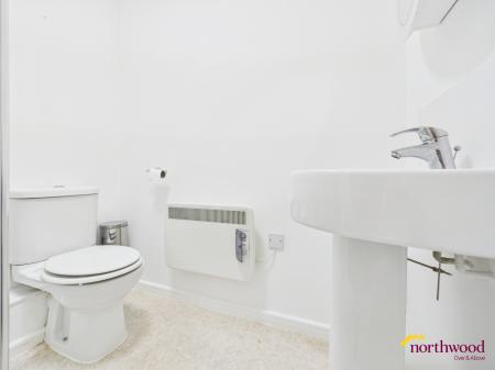 2 bedroom Flat to let in Hartley Court, Etruria, Stoke-on-Trent, ST4