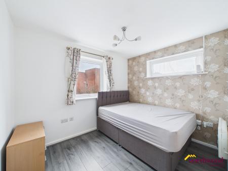 2 bedroom Flat to let in Hartley Court, Etruria, Stoke-on-Trent, ST4