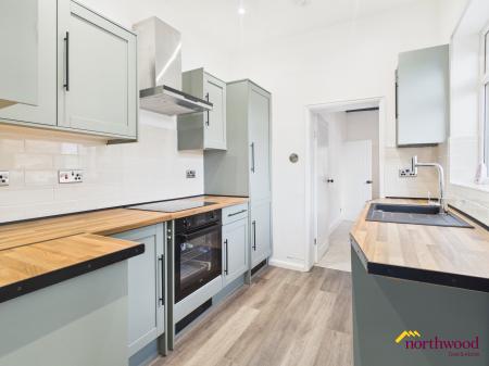4 bedroom End of terrace house for sale in Oriel Street, Stoke-on-Trent, ST4