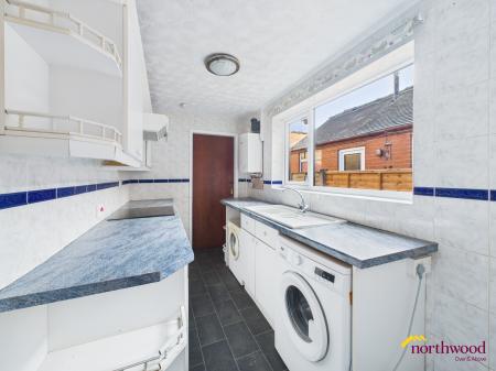 2 bedroom Terraced House to let in Packett Street, Longton, ST4