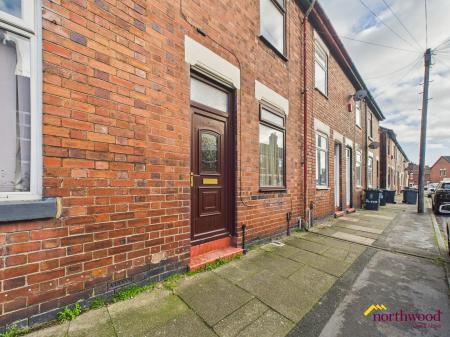 2 bedroom Terraced House to let in Packett Street, Longton, ST4
