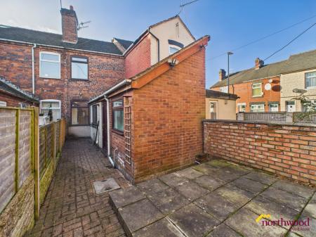 2 bedroom Terraced House to let in Packett Street, Longton, ST4