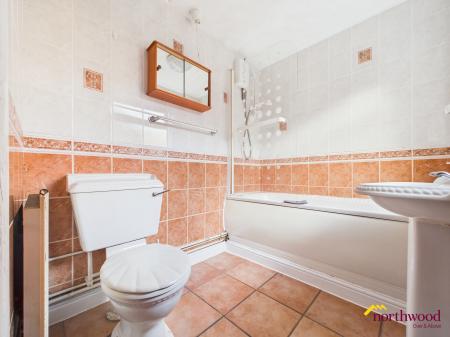 2 bedroom Terraced House to let in Packett Street, Longton, ST4