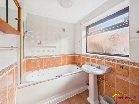 2 bedroom Terraced House to let in Packett Street, Longton, ST4