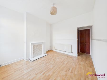 2 bedroom Terraced House to let in Packett Street, Longton, ST4